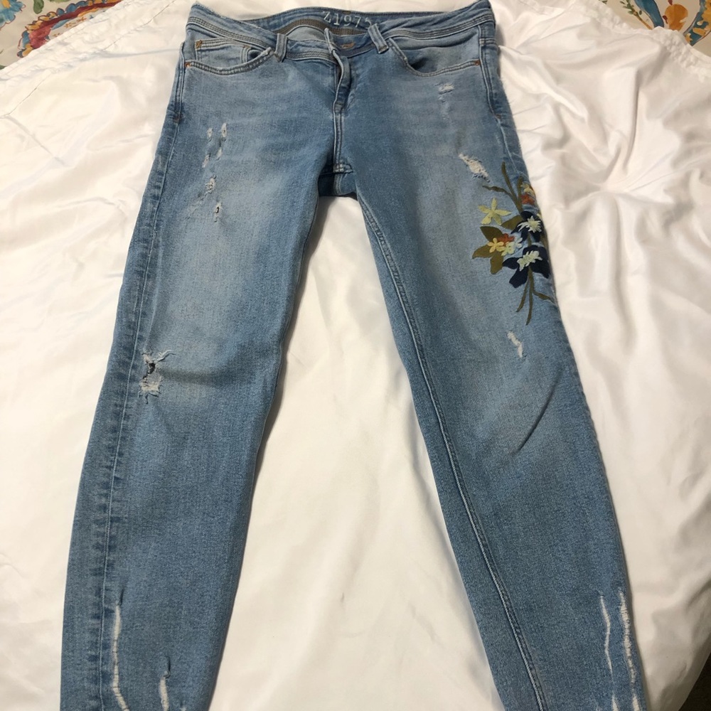 Zara Mid-rise embroidered skinny jeans